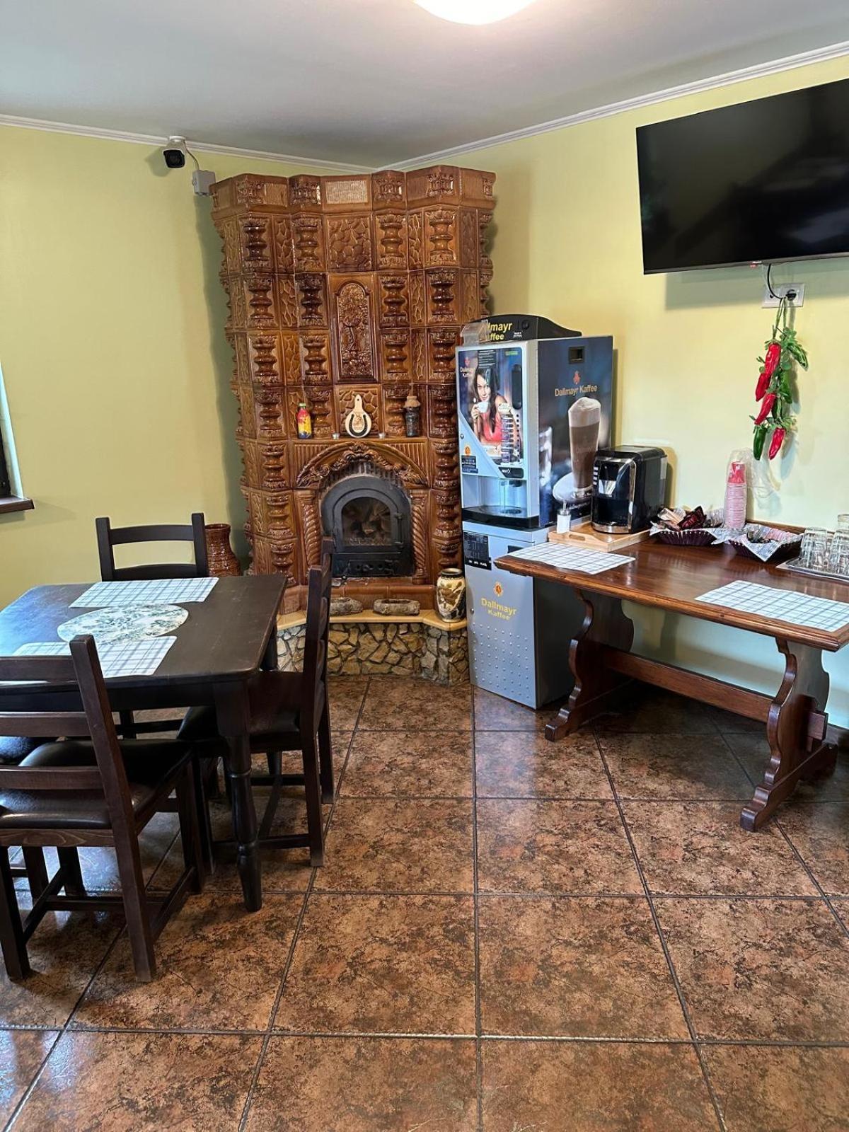 Casa Adelmar Hotel Tulcea Ngoại thất bức ảnh